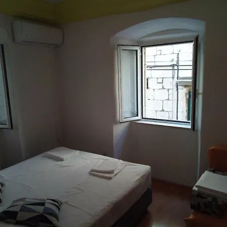 Roko Apartment *